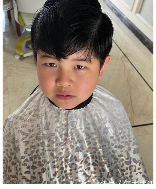 爸爸去哪兒四年后，楊陽(yáng)洋秀氣，阿拉蕾精致，看見Kimi：男神