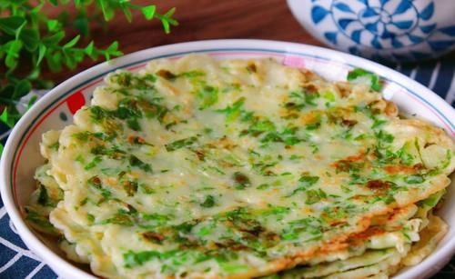 这菜叶子别扔掉，用来烙饼最好吃，清香扑鼻，大人小孩都爱吃