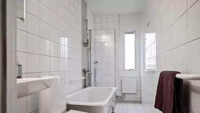 卫生间|打拼6年终于买了55平小户型，卫生间浴缸淋浴房全有，给大伙晒晒