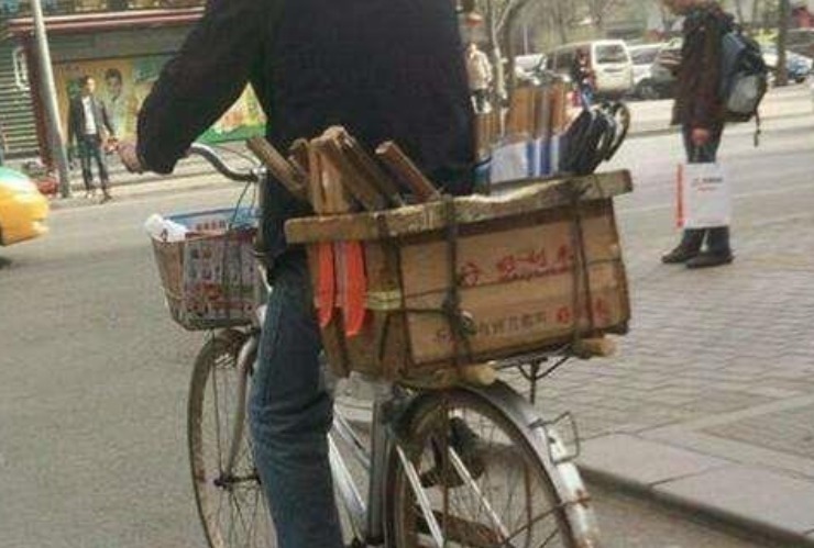 外地人&30年前,那些卖刀不收钱、留下预言的“赊刀人”,到底什么来头
