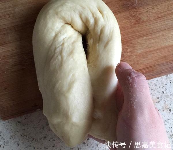 懒人|面包懒人做法,摔一摔做出手套膜,蒸出来柔软拉丝,萱软蓬松