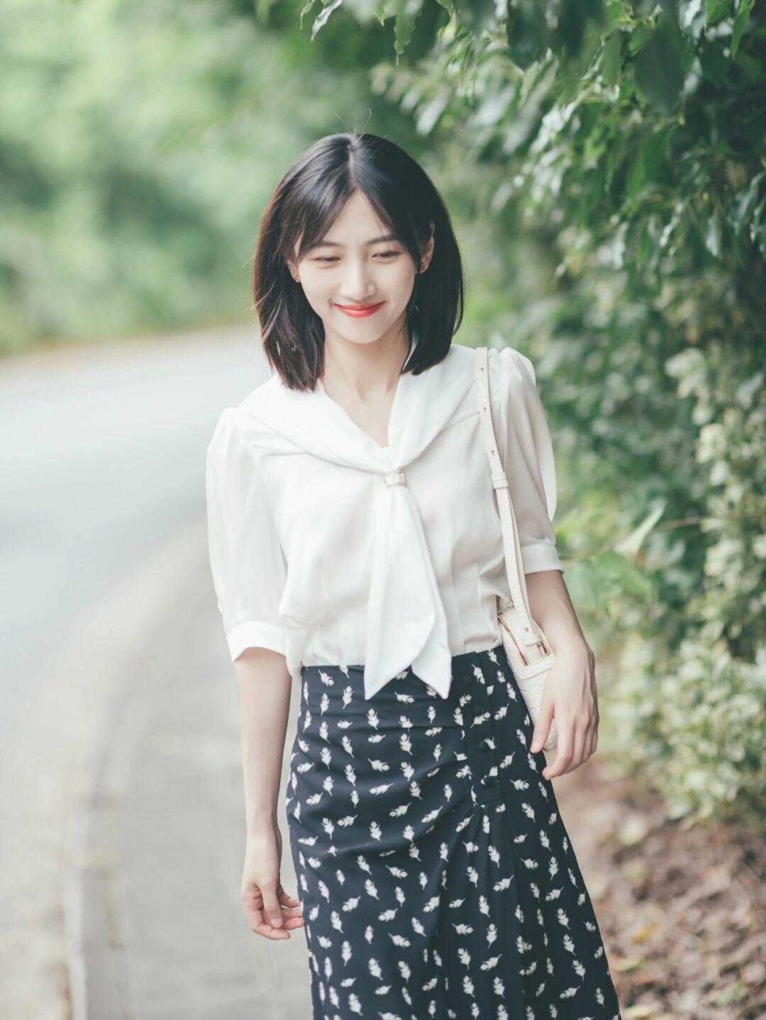 知性|简约利落的通勤穿搭示范,雪纺衬衫配半身裙温柔简约,知性大方