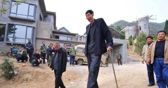 姚明|中国第一巨人鲍喜顺不听医生劝告,执意生下一子,一家现状如何