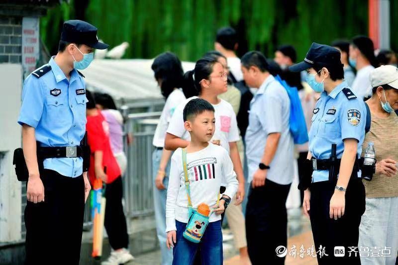 基层|国庆悦｜国庆我在岗！青年民警深入基层一线维护节日治安秩序