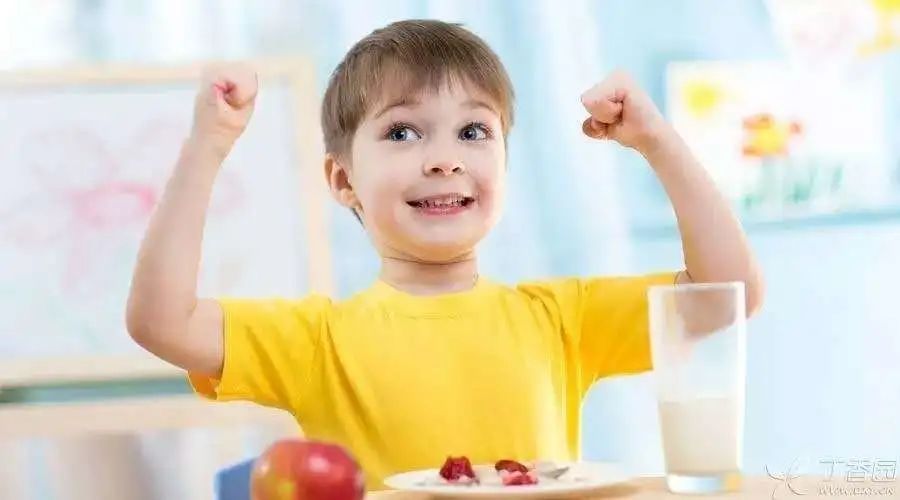 体育运动|健康科普丨喝牛奶就是长高的“万能法宝”吗？