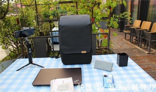 时尚 商务and时尚地平线8号零感背包,好看真能搞定一切!