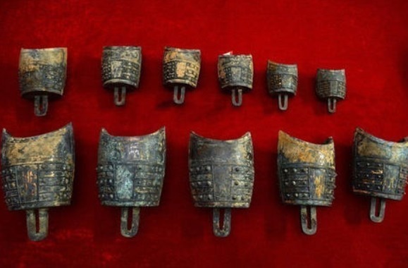 珍宝$千年古墓被光顾,盗墓贼少挖5厘米,却错失10吨珍宝