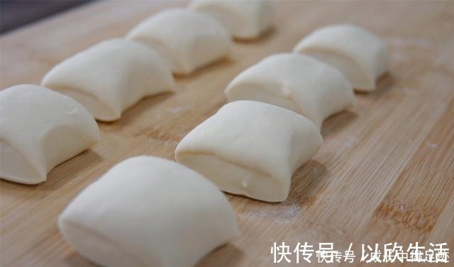 冬天蒸馒头，只用1个窍门，30分钟发满一盆面，馒头白胖又松软