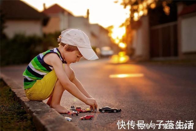 空房间|为什么孩子会指着空房间说“有人”?不是迷信,父母最好能知道