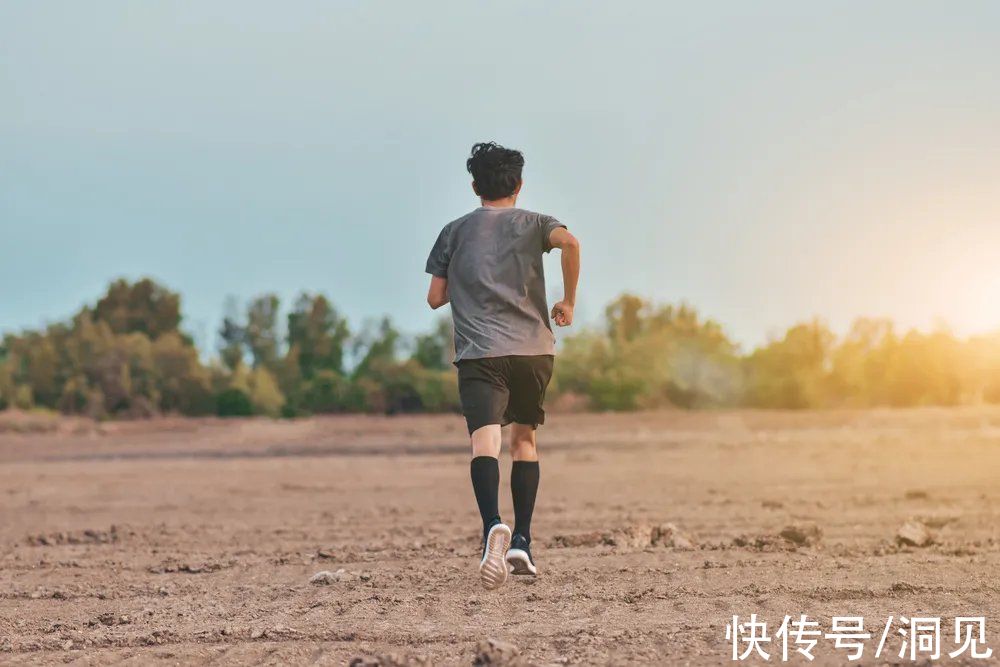上有老下有小|中年以后，跑步与不跑步，过的是不一样的人生