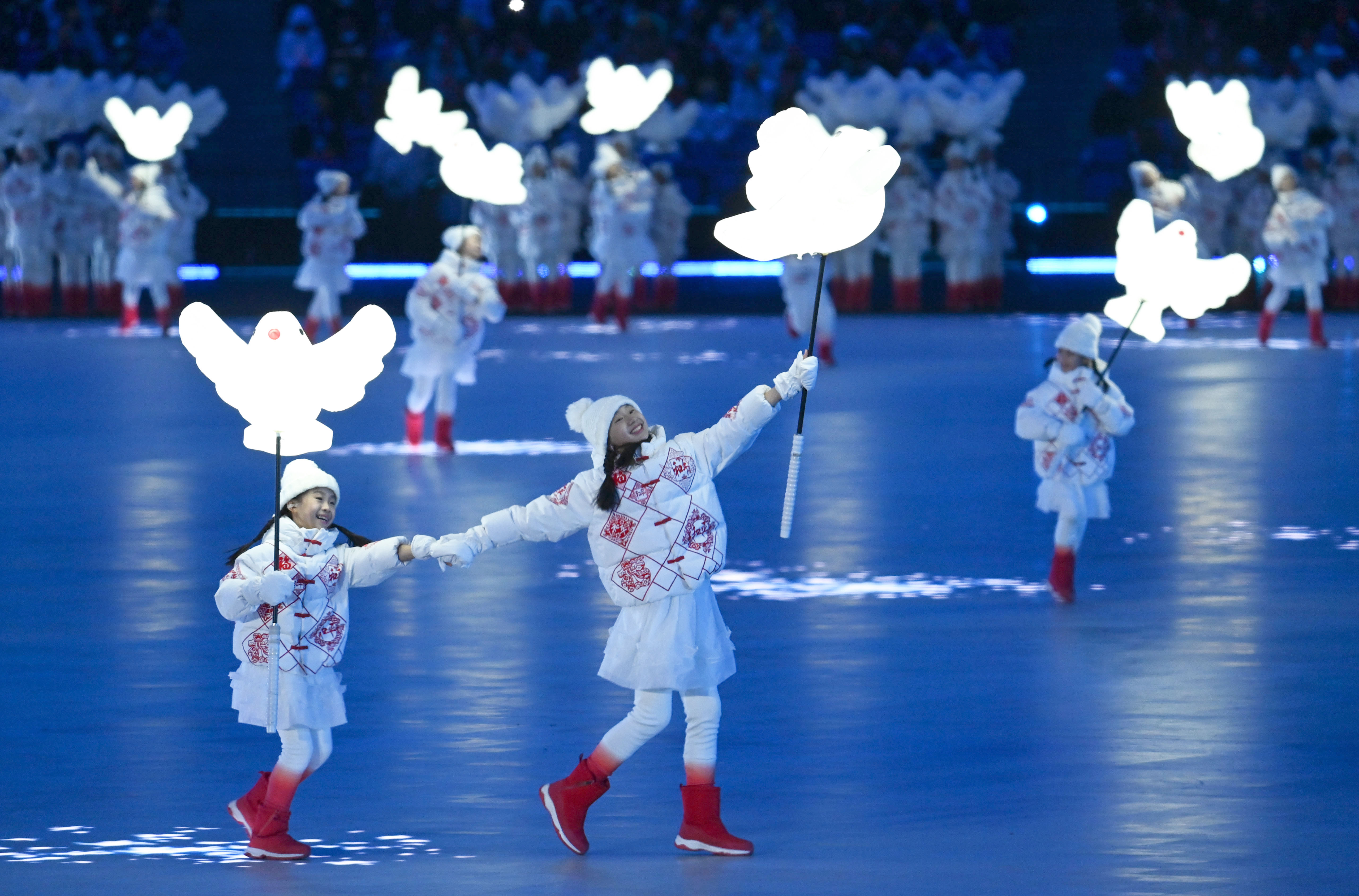 人人都爱萌娃 国外人士大赞孩子们是冬奥会开幕式“高光时刻”|北京冬奥会| 希腊语