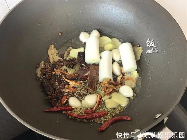 它是“天然染色剂”,卤肉的时候加2颗,颜色就特别鲜亮诱人
