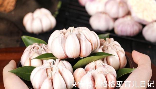 糖尿病患者|糖尿病人吃大蒜有助于降糖?医生:3种食物多吃,效果或比大蒜好