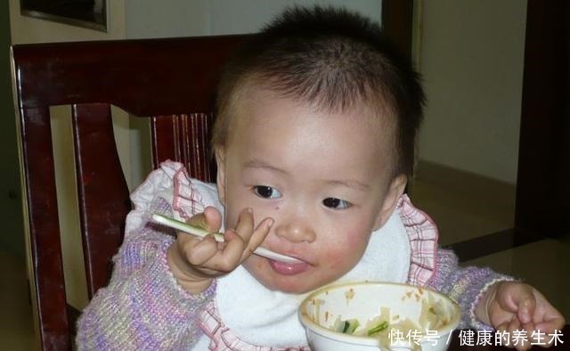 食物|儿科医生孩子积食并不全是“撑”出来的,3种食物才是积食真相!