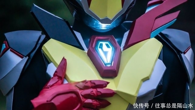 假面骑士:少女自制皮套cos伊兹版零二,这才是漫迷心中的零二