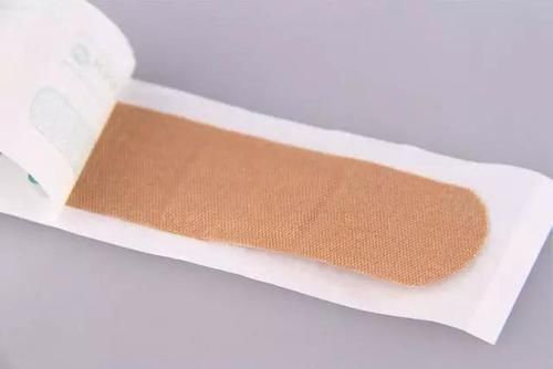 风油精|晚上别着急睡,脚底贴个创可贴,第二天神奇的事发生了,后悔才知道