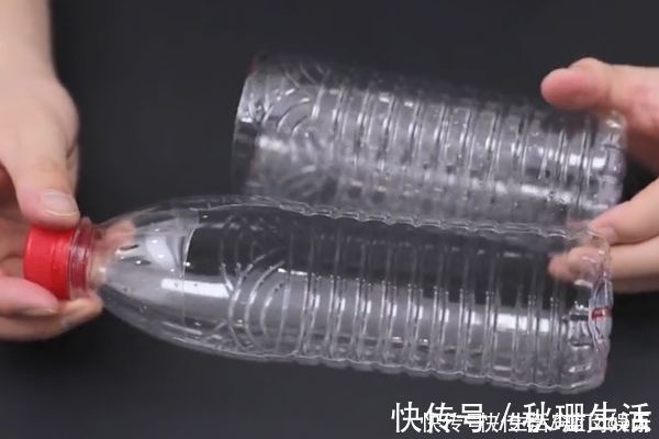 今天才知道，2个塑料瓶套在一起很厉害，解决了生活中一大难题