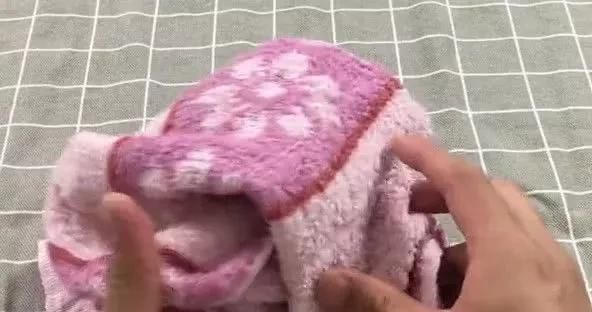 洗涤剂|不要用毛巾脏洗涤剂洗，教你一个漂亮的把戏，把脏毛巾全部洗干净，就像新的一样