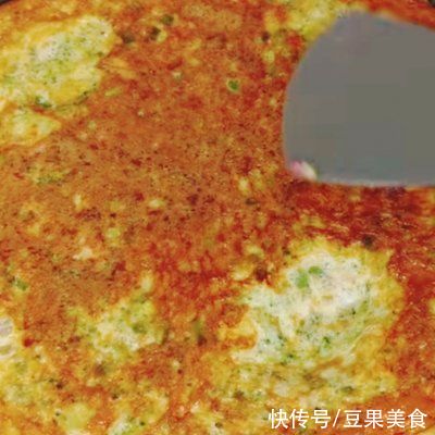  西兰花鸡蛋健康营养饼