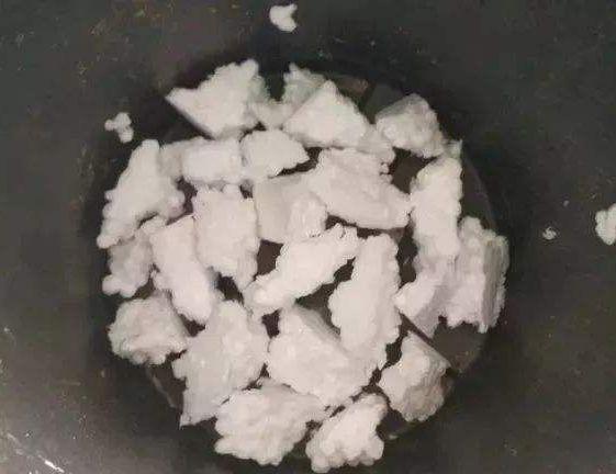 养花|人见人烦的“东西”,却是养花“宝贝”,养啥旺啥,土壤肥沃疏松