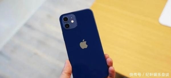 蓝色|iPhone 12蓝色冲上热搜第一，网友吵翻