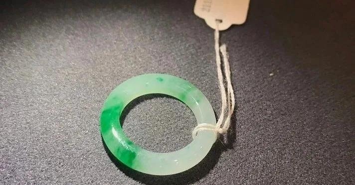 手表 四种小众又好看的翡翠手饰,没戴过就太遗憾了