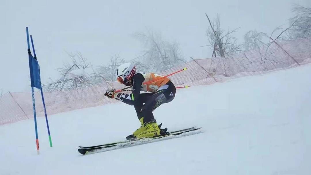 成都市青少年滑雪锦标赛圆满落幕 达古冰川牵手华为深挖冬季旅游市场|游天下| 滑雪