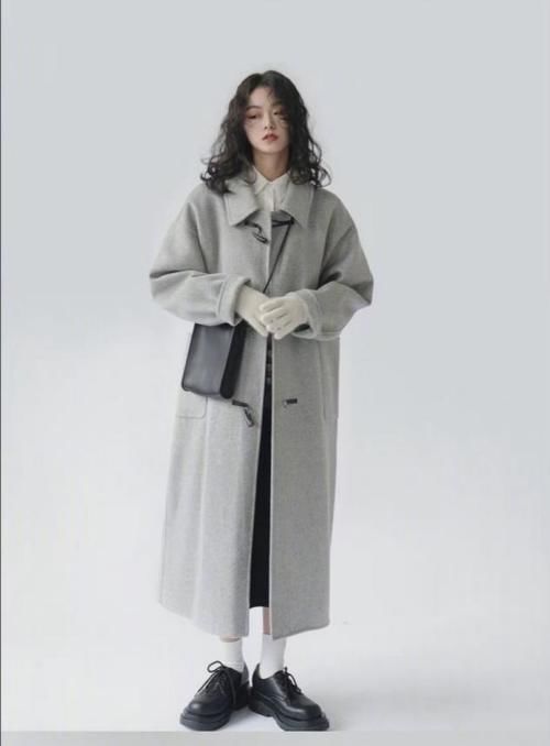 大衣怎么搭，选对版型+搭配，轻松变优雅小姐姐
