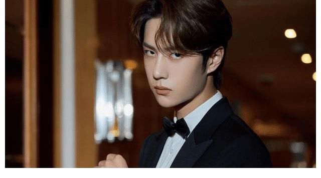 跨年晚会上，张艺兴《一念双生》引关注，王一博等艺人表现不俗