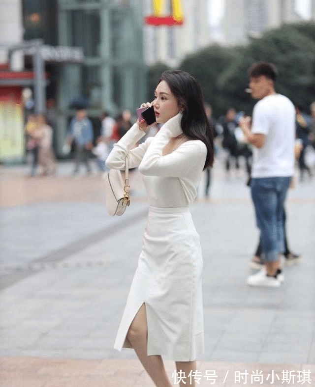 气质|选用简洁美观的半身裙,让气质更加优雅自信