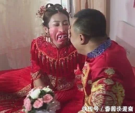 新娘家|去新娘家接亲，掀开新娘头纱时吓得后退两步，这是哪来的老妖婆