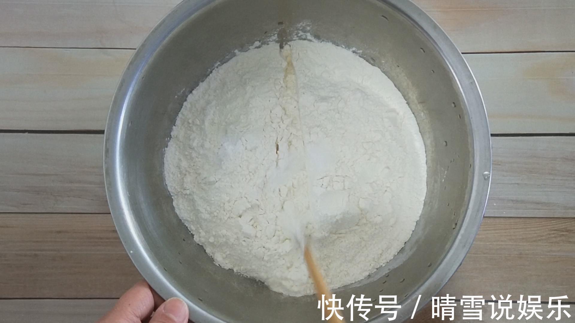 面粉的神奇做法,往锅里一扔,个个鼓大泡,酥脆空心,真是太香了