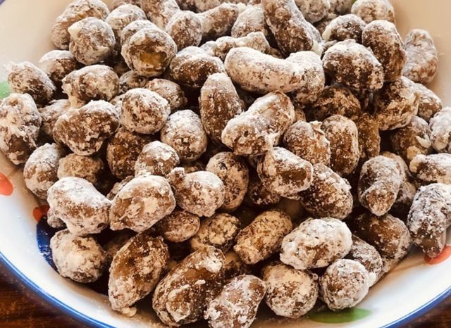 这东西十块钱三斤,比山药好吃养人,粉糯香甜,家人常吃对脾胃好