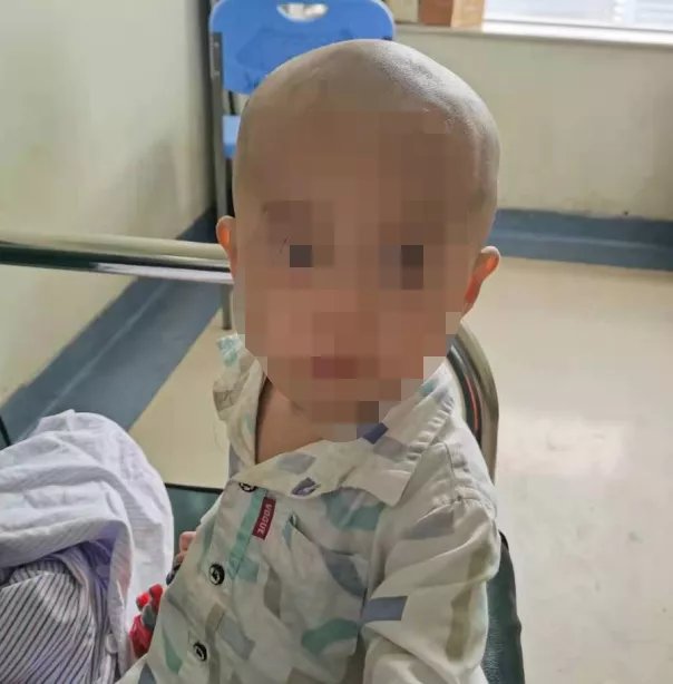 折翼天使们|2岁就查出肿瘤！这些让人心疼的折翼天使们，后来怎么样了？