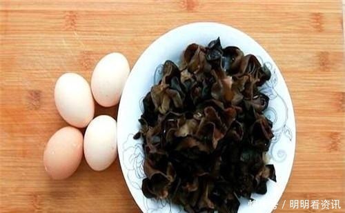 眼睛|鸡蛋跟“它”一起炒,头发黑了,眼睛有神了,睡眠也好了,有营养