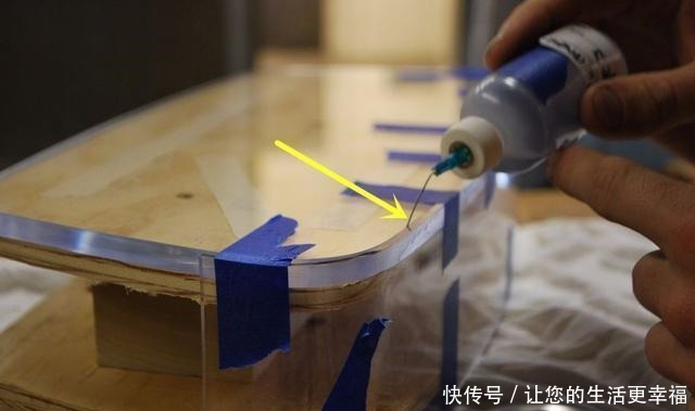 马桶盖一掀,水箱上种花除异味,垫上一条旧毛巾,一整年不要浇水!