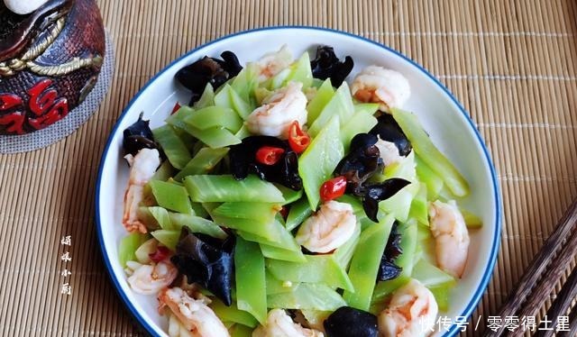 年夜饭有鱼有肉,再安排5道做法简单的快手小炒,清香爽口解油腻