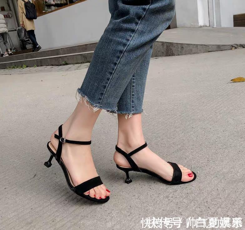 高雅 奔三奔四的女人,换上这几双高跟鞋,高雅又时尚