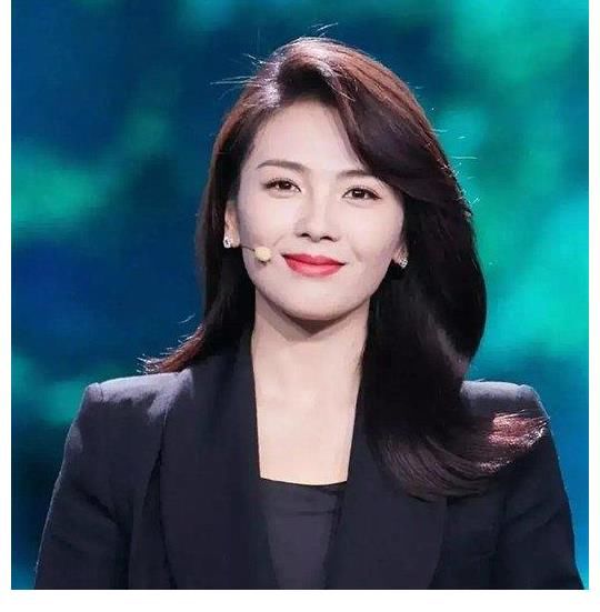 刘涛或将代替董卿主持《朗读者》，网友：难道又是资本运作