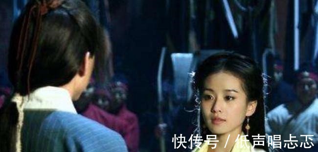 黄衫女#女子曾暗示张无忌去找她,只因没听懂,与天下第一失之交臂!