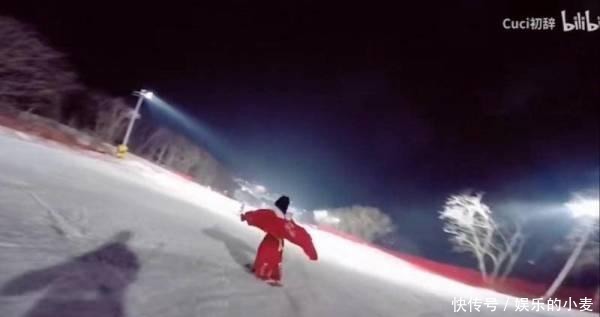 为了成为顶级雪媛,我在零下三十度的雪场里穿上了比基尼