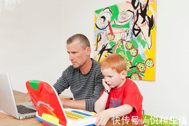 幼儿园|娃睡前一小时,家长做到“4坚持3避免”,让孩子聪明自信长更高