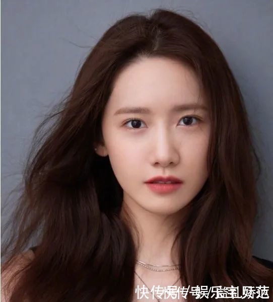 淡颜系|双眼皮、一字眉已经过时了,现在的美女标准是这样……