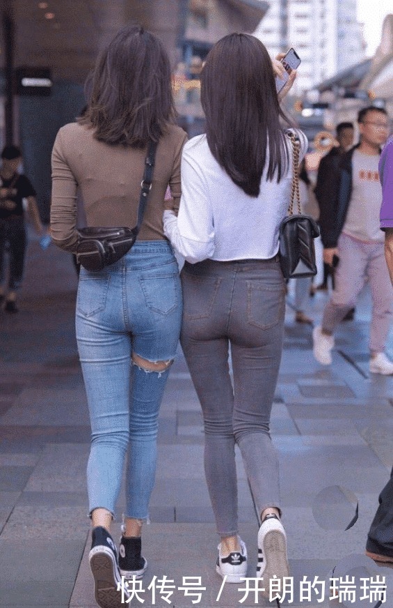 见过膝盖破洞的牛仔裤，大腿根背后开洞的裤子你们见过吗