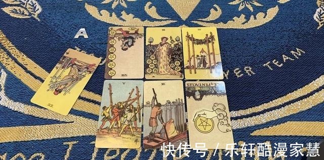 一层面|塔罗感情处在3角关系里，ta会选择你还是别人选面包还是爱情