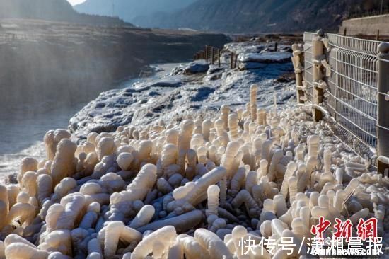 景观|黄河壶口瀑布现流凌冰挂景观