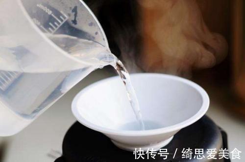 千滚水|隔夜水和千滚水并不致癌,真正致癌的是这种“水”,每天都会喝