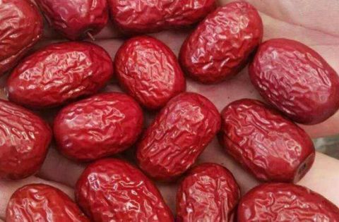 银耳|女人更年期吃这些延缓衰老 红枣富含维生素C