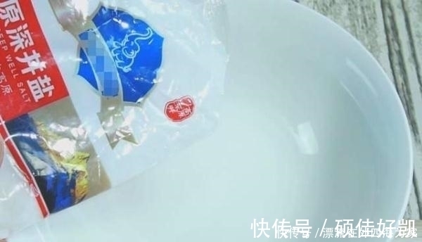 保鲜膜|保存生姜不要放冰箱，教你一个土方法，放半年都不干瘪，太实用了