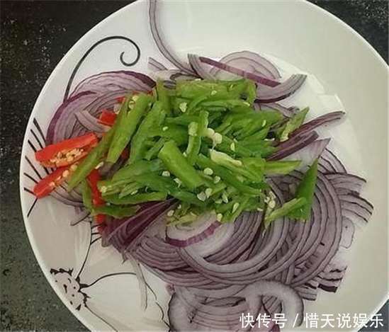 女性朋友|这一口下去，满满的胶原蛋白，女性朋友多吃，连面膜钱都省了！